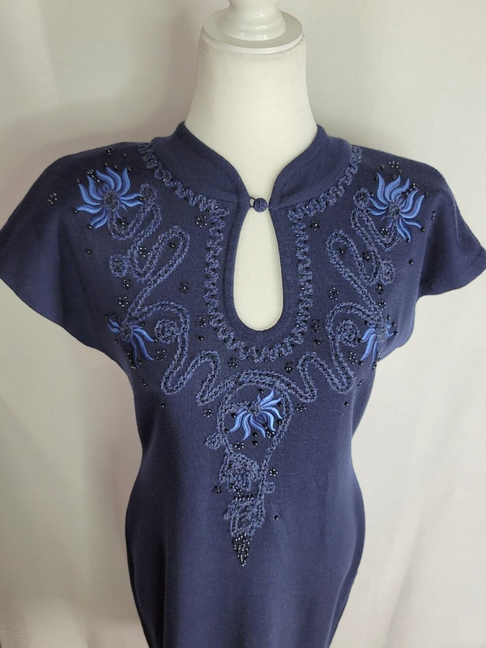 Vintage CAROLE LITTLE Embroidered Keyhole Neck Bodycon Sweater Knit Dress Size M
